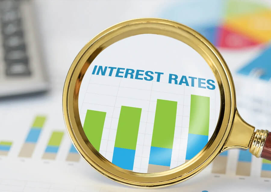 Comprendre les taux d’intérêt et leur impact sur votre budget 