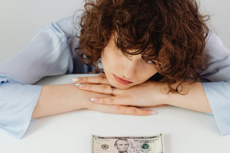 Les dettes invisibles : ces petites dépenses qui ruinent votre budget sans que vous vous en rendiez compte